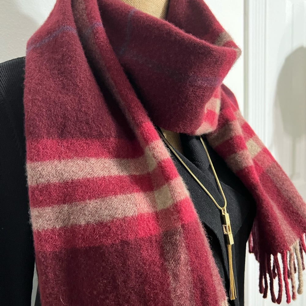 Vintage Cashmere Burberry Scarf burgundy red wine, plaid 🍷 - Picture 6 of 6